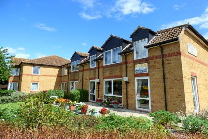 1 Bedroom Flat To Rent In Church End Lane, Wickford, SS11