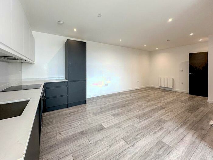 1 Bedroom Flat To Rent In Bath Road, Slough, SL1