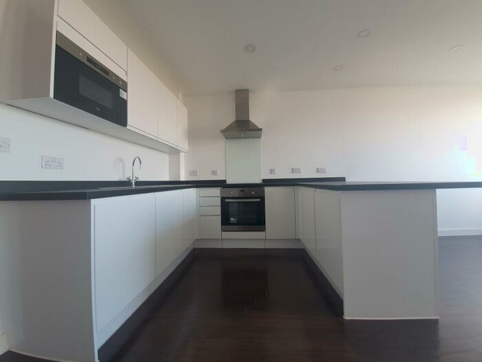 1 Bedroom Apartment To Rent In Trafford House, Central Basildon, SS16
