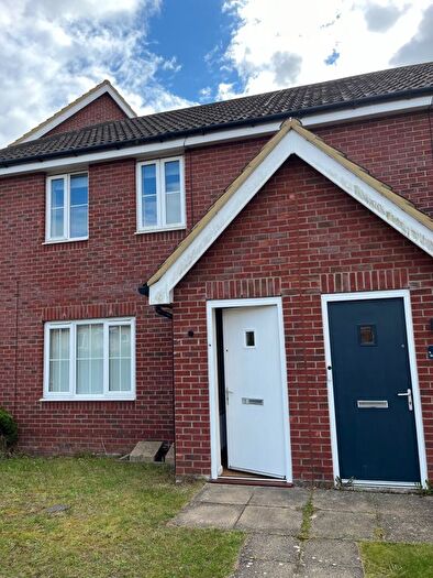 2 Bedroom Maisonette To Rent In Fairway, Norwich, NR8