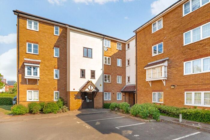1 Bedroom Flat To Rent In Vicars Bridge Close, Wembley, HA0