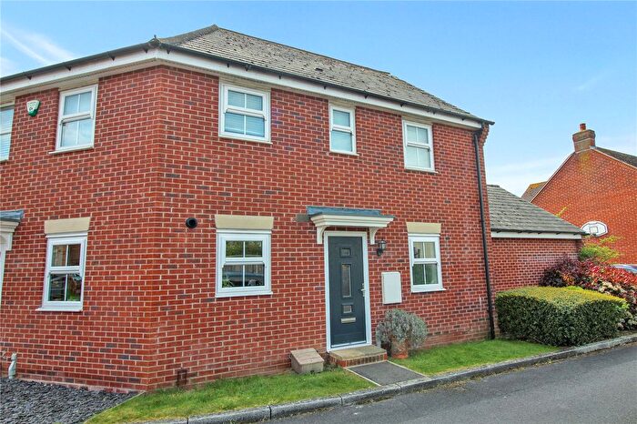 2 Bedroom Maisonette For Sale In Stackpole Crescent, Redhouse, Swindon, Wiltshire, SN25