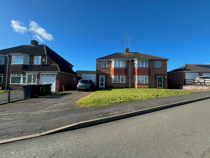 3 Bedroom House To Rent In Canon Young Road, Whitnash, CV31