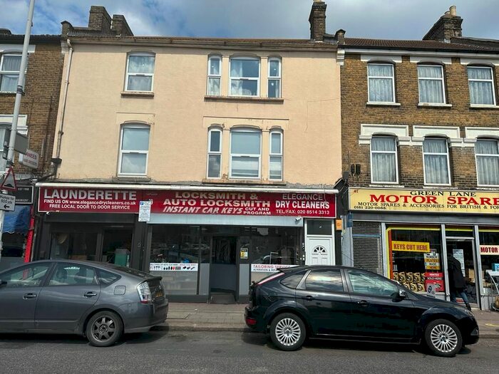 3 Bedroom Flat To Rent In Green Lane, Ilford, IG1