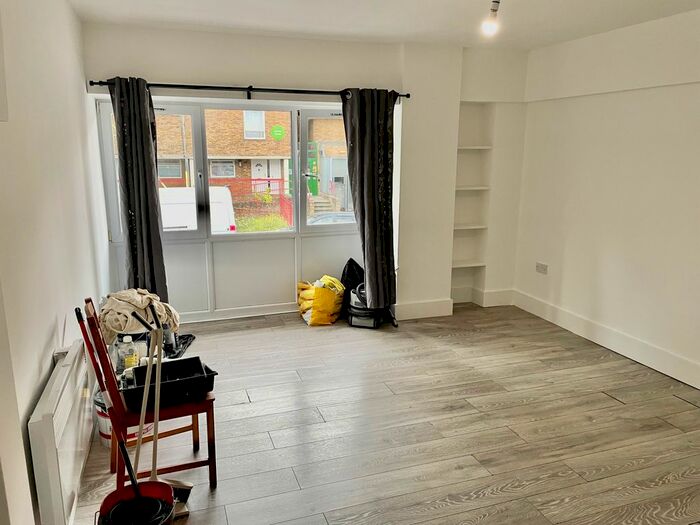 1 Bedroom Flat To Rent In Rollins Street, South Bermondsey, SE15