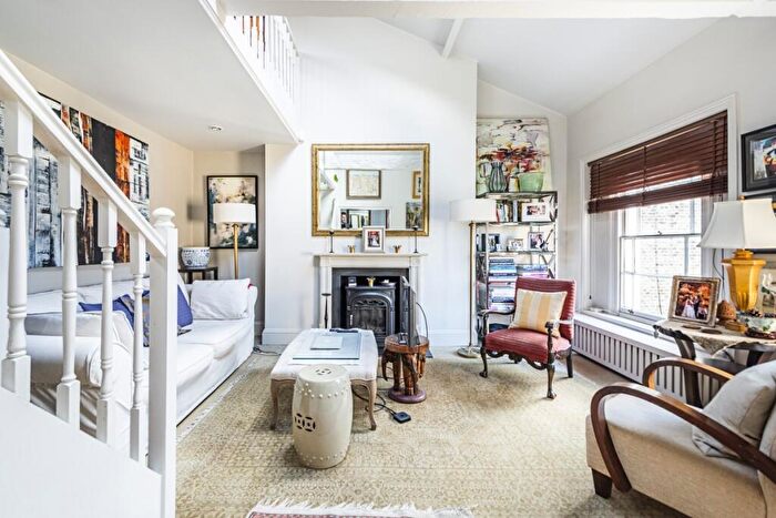 2 Bedroom Flat To Rent In Edith Grove London, SW10