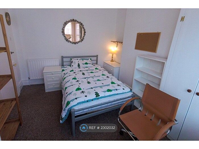 4 Bedroom End Of Terrace House To Rent In Queens Park Road, Brighton, BN2