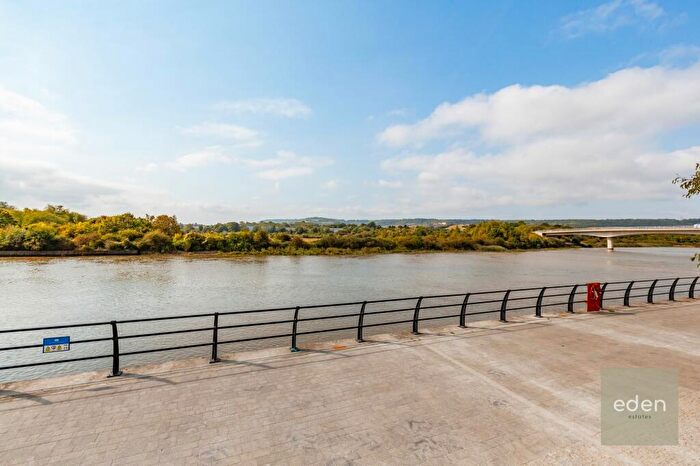 2 Bedroom Flat For Sale In Waterman Way, Wouldham, ME1