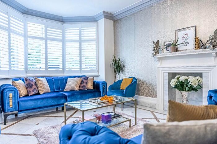 4 Bedroom House To Rent In The Green, London, E4