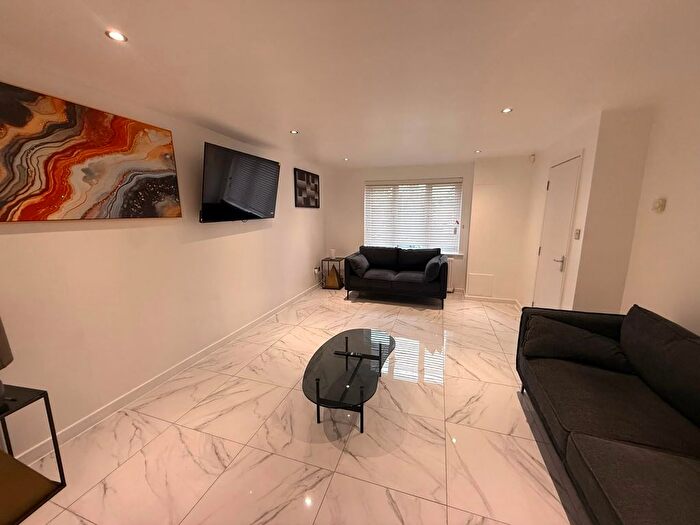 1 Bedroom End Of Terrace House To Rent In Valley Road, Nottingham, NG5