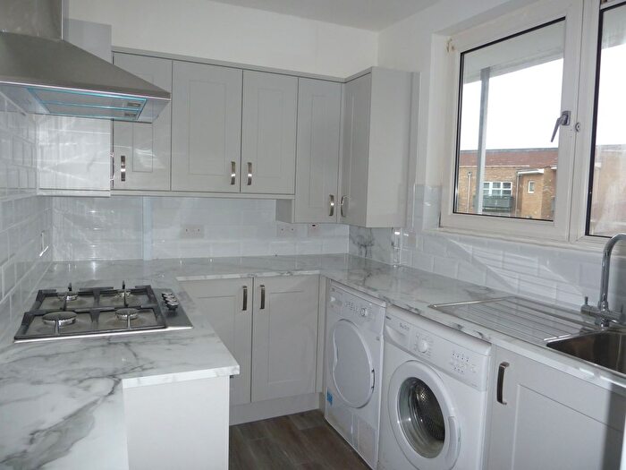 3 Bedroom Flat To Rent In Hoxton Street, Hoxton, N1
