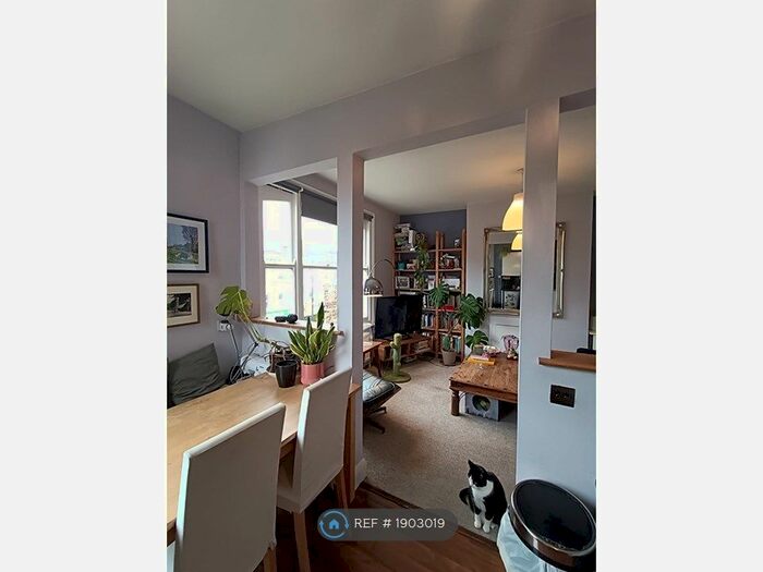 1 Bedroom Flat To Rent In Stoke Newington High Street, London, N16