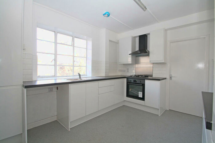 2 Bedroom Apartment To Rent In The Woodlands, London, SE19