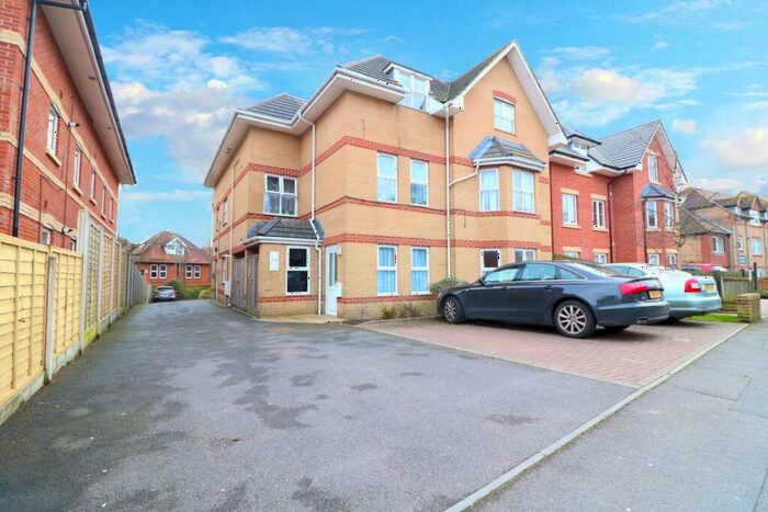 2 Bedroom Apartment To Rent In Please Apply Online Only Florence Road, Bournemouth, BH5