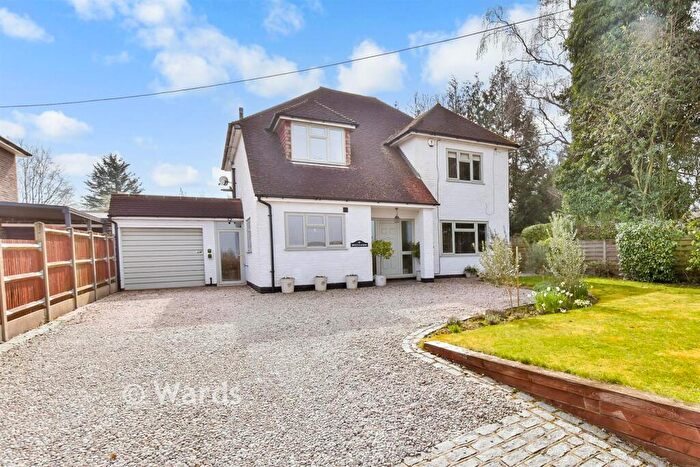 4 Bedroom Detached House For Sale In Chapmans Hill, Meopham, Kent, DA13