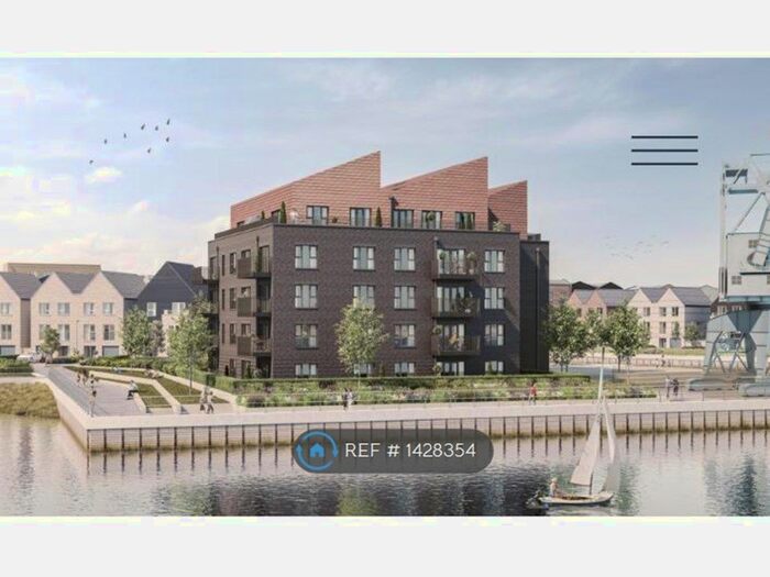 2 Bedroom Flat To Rent In Headland House, Rochester, ME1