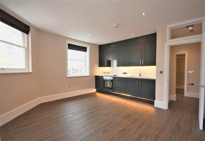 1 Bedroom Flat To Rent In West Street, Brighton, BN1