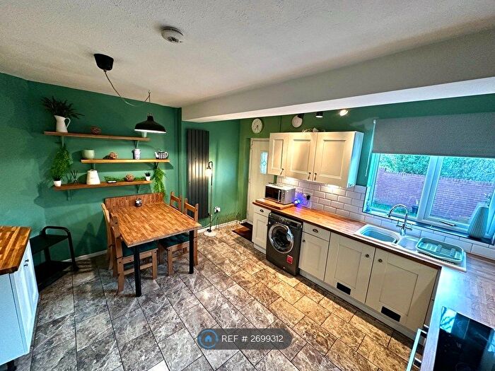 3 Bedroom Terraced House To Rent In Tom Shepley Street, Hyde, SK14