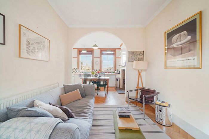 1 Bedroom Flat For Sale In Avonmore Place, London, W14