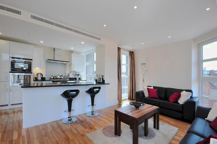 3 Bedroom Flat To Rent In Moreton Street, London, SW1V