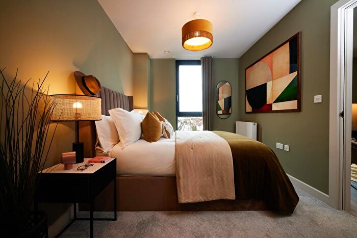 2 Bedroom Apartment To Rent In Hove Central, Boulevard Place Brighton, BN3