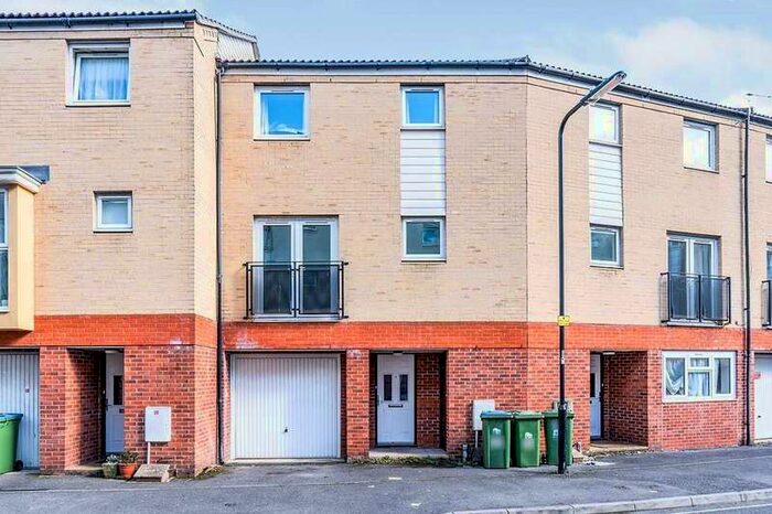 4 Bedroom Leisure Facility Commercial To Rent In White Star Place, Southampton, SO14