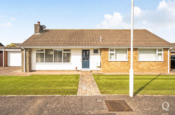 3 Bedroom Bungalow For Sale In Napier Close, Sittingbourne, Kent, ME10