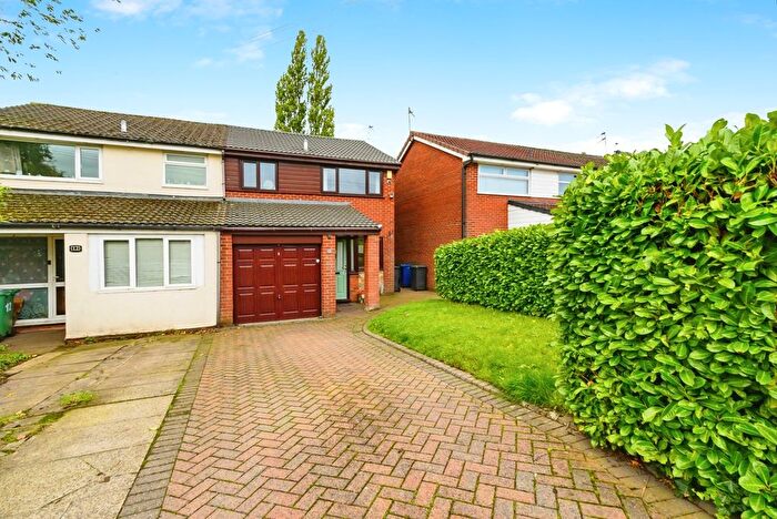 3 Bedroom Semi-Detached House For Sale In Gorsefield Close, Radcliffe, Manchester, M26