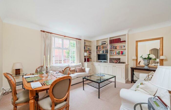 2 Bedroom Apartment To Rent In Finchley Road, St Johns, Wood, London, NW8