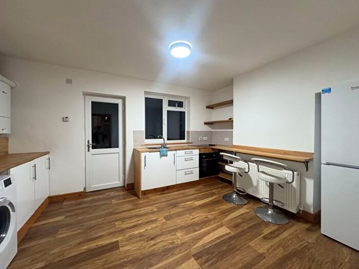 2 Bedroom Terraced House To Rent In Pomfret Avenue, Luton, LU2