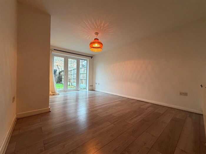 1 Bedroom Bungalow To Rent In Crofton Road, London, E13