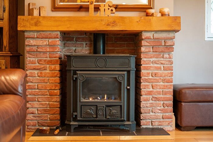 4 Bedroom Detached Bungalow For Sale In North Street, Owston Ferry, Doncaster, DN9