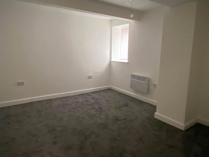 2 Bedroom Apartment To Rent In Flat, - Huddersfield Road, Oldham, Lancashire, OL4