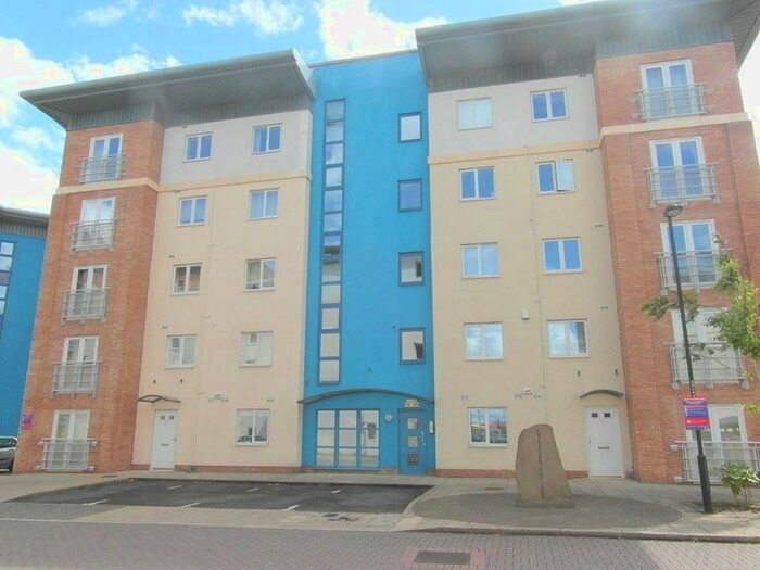 2 Bedroom Flat To Rent In Knightsbridge Court, Gosforth, Newcastle Upon Tyne, NE3