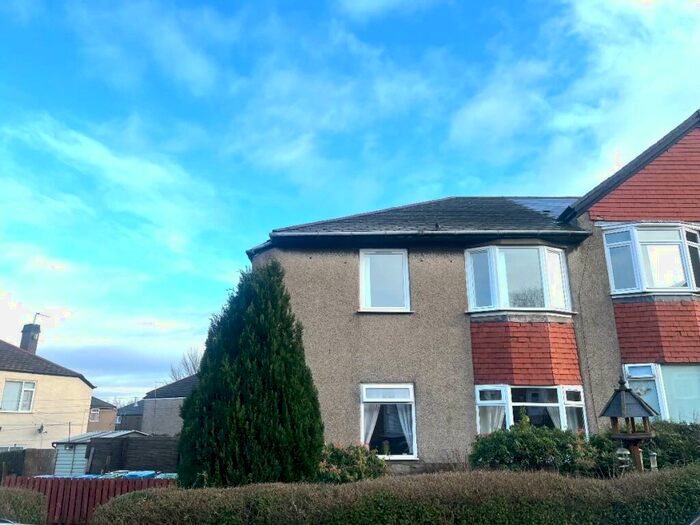 3 Bedroom Flat To Rent In Bowden Drive, Glasgow, G52