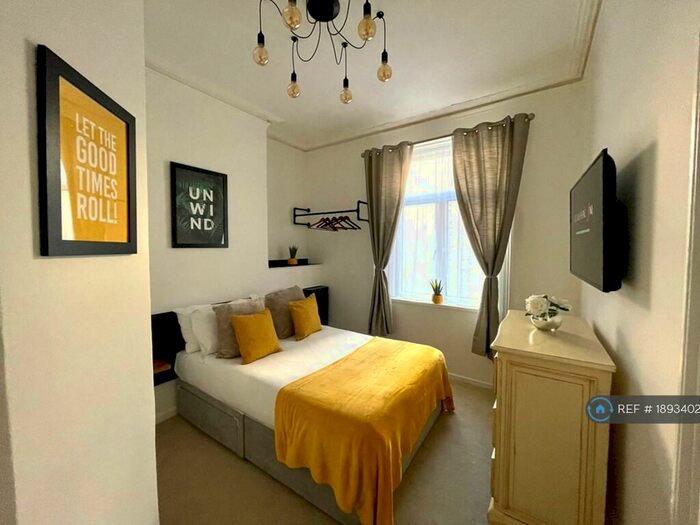 Studio To Rent In Hotel Rooms, Brighton, BN2