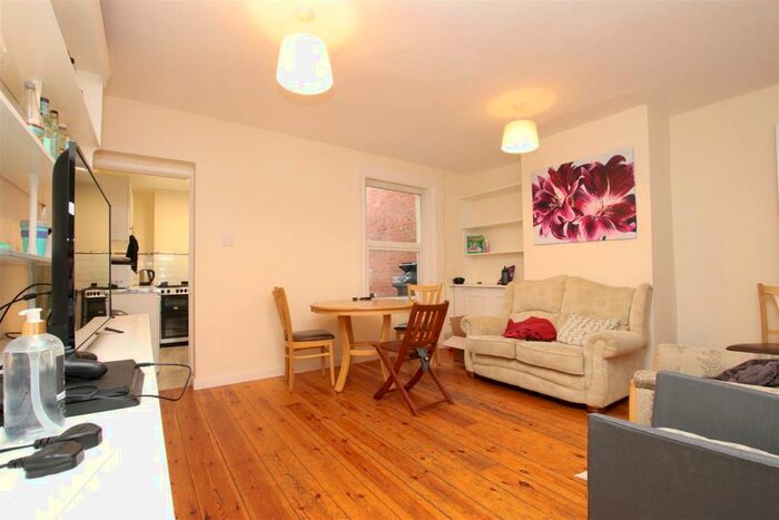 3 Bedroom House To Rent In Westmoreland Street, Bath, BA2