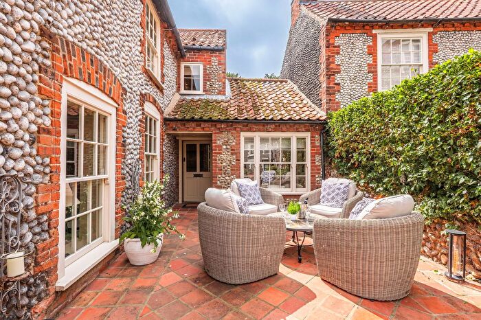2 Bedroom Cottage For Sale In High Street, Blakeney, Holt, NR25