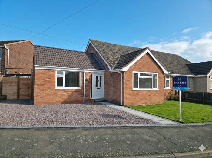 3 Bedroom Bungalow For Sale In Mount Pleasant Road, Bedworth, Warwickshire, CV12