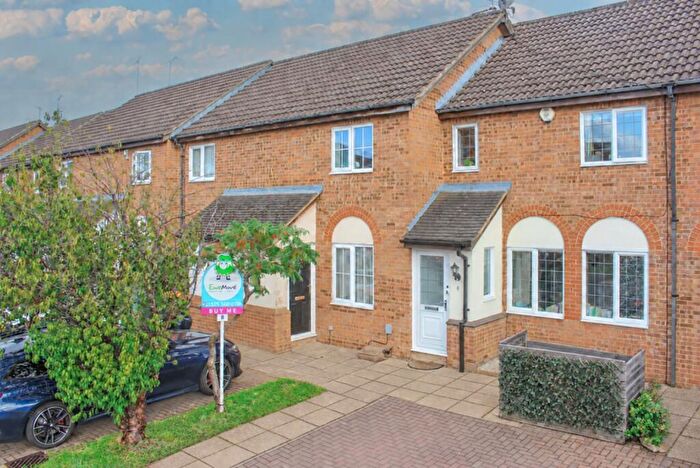 3 Bedroom Terraced House For Sale In St. Georges Close, Leighton Buzzard, LU7