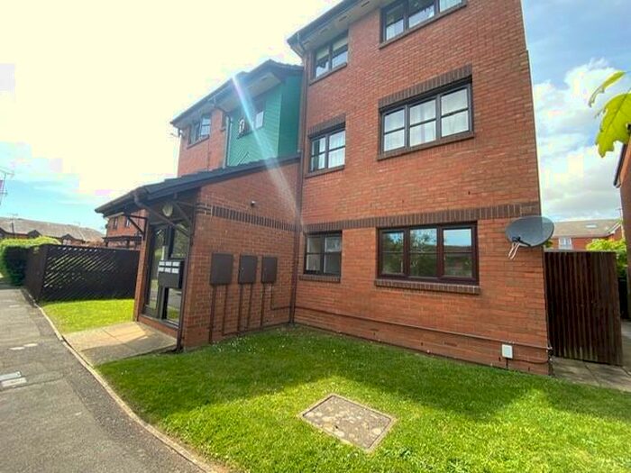 2 Bedroom Ground Flat To Rent In Poole, BH15