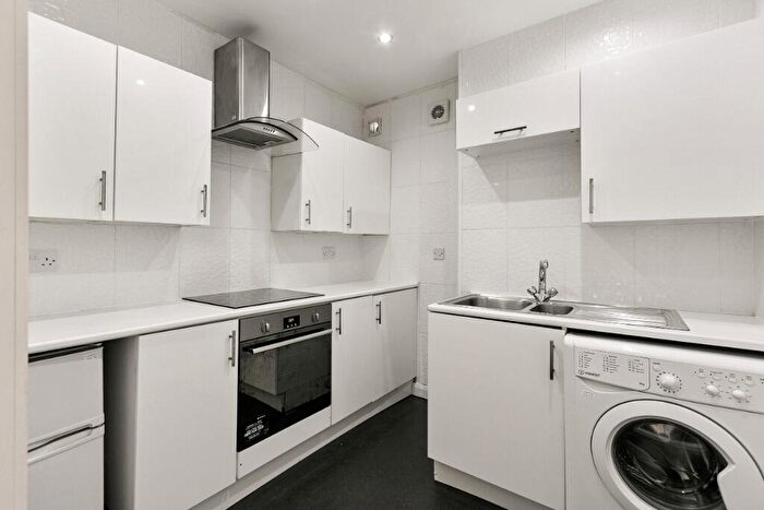 2 Bedroom Flat To Rent In Bonhill Road, Dumbarton, West Dunbartonshire, G82
