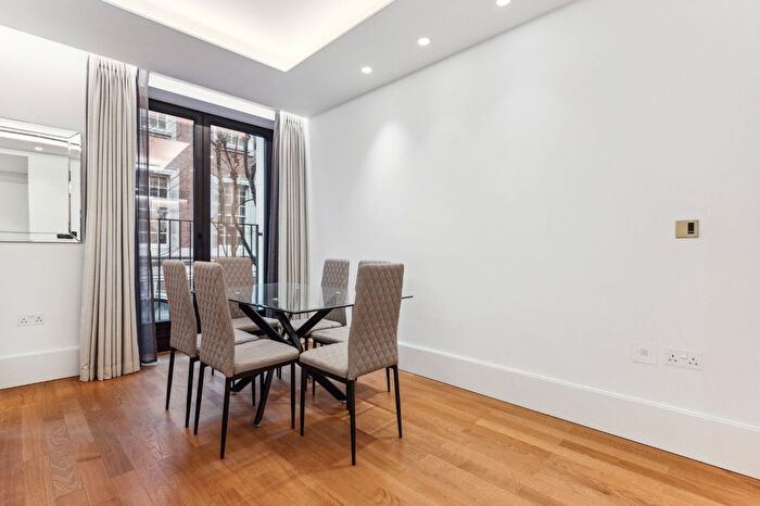 1 Bedroom Flat To Rent In Lancer Square, Kensington, W8