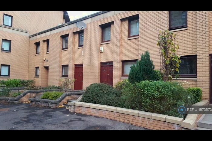 4 Bedroom Terraced House To Rent In Parsonage Square, Glasgow, G4