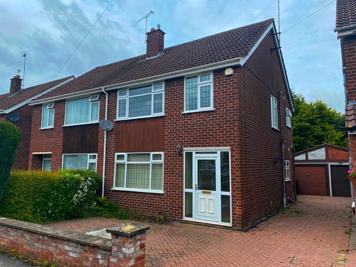 3 Bedroom Semi-Detached House To Rent In Ivybridge Road, Styvechale, Coventry, CV3