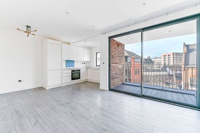 2 Bedroom Flat To Rent In High Street, Croydon, Purley, CR8