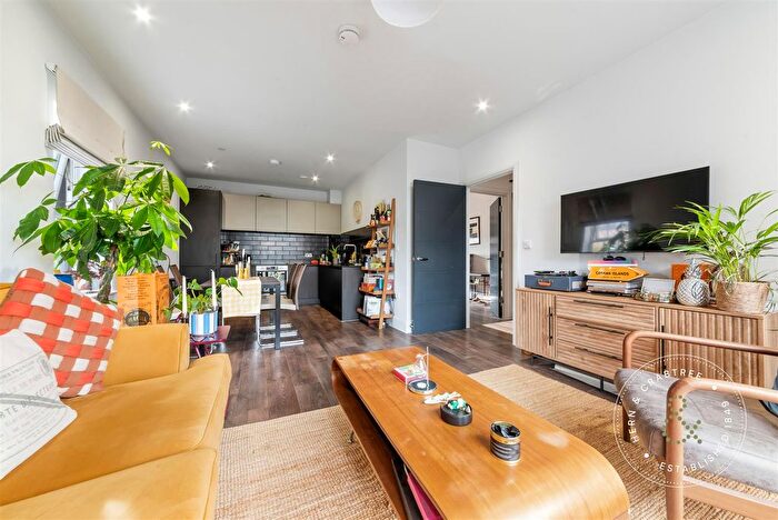 2 Bedroom Flat For Sale In Tair Erw Gain, Laundry Quarter, Pontcanna, CF11