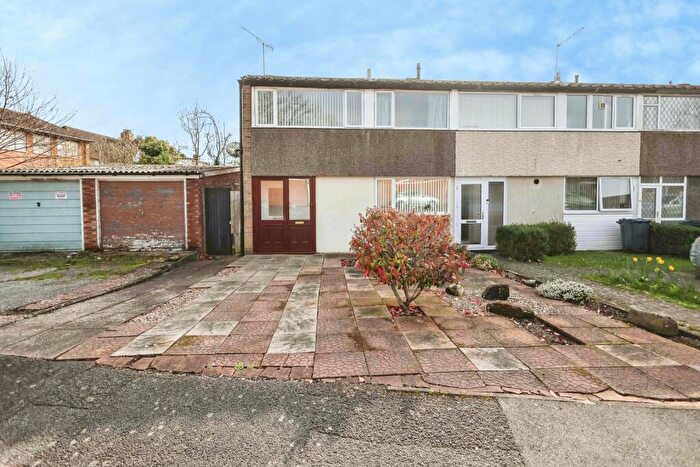 3 Bedroom End Of Terrace House For Sale In Redwood Croft, Birmingham, West Midlands, B14