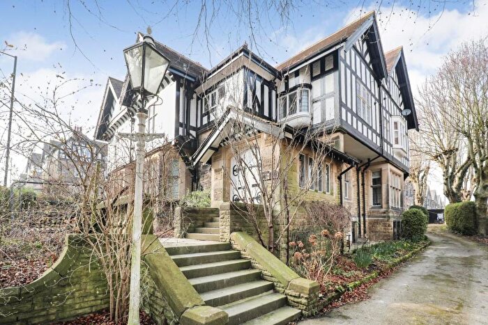 2 Bedroom Apartment For Sale In Springfield Avenue, Harrogate, HG1