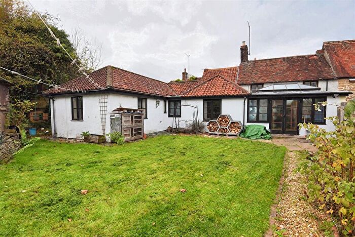 4 Bedroom End Of Terrace House For Sale In Bourton, Gillingham, SP8